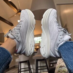 Women's Hoka Bondi 8 9.5B